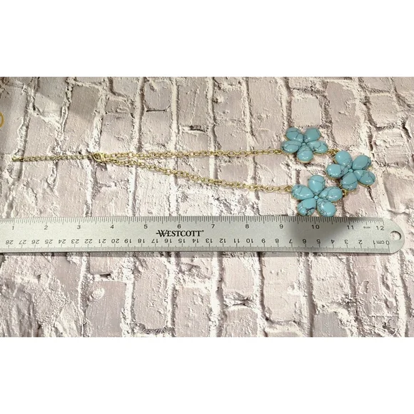 Beautiful Faux Turquoise Gold Tone Statement Necklace EUC 16" - Picture 2 of 3